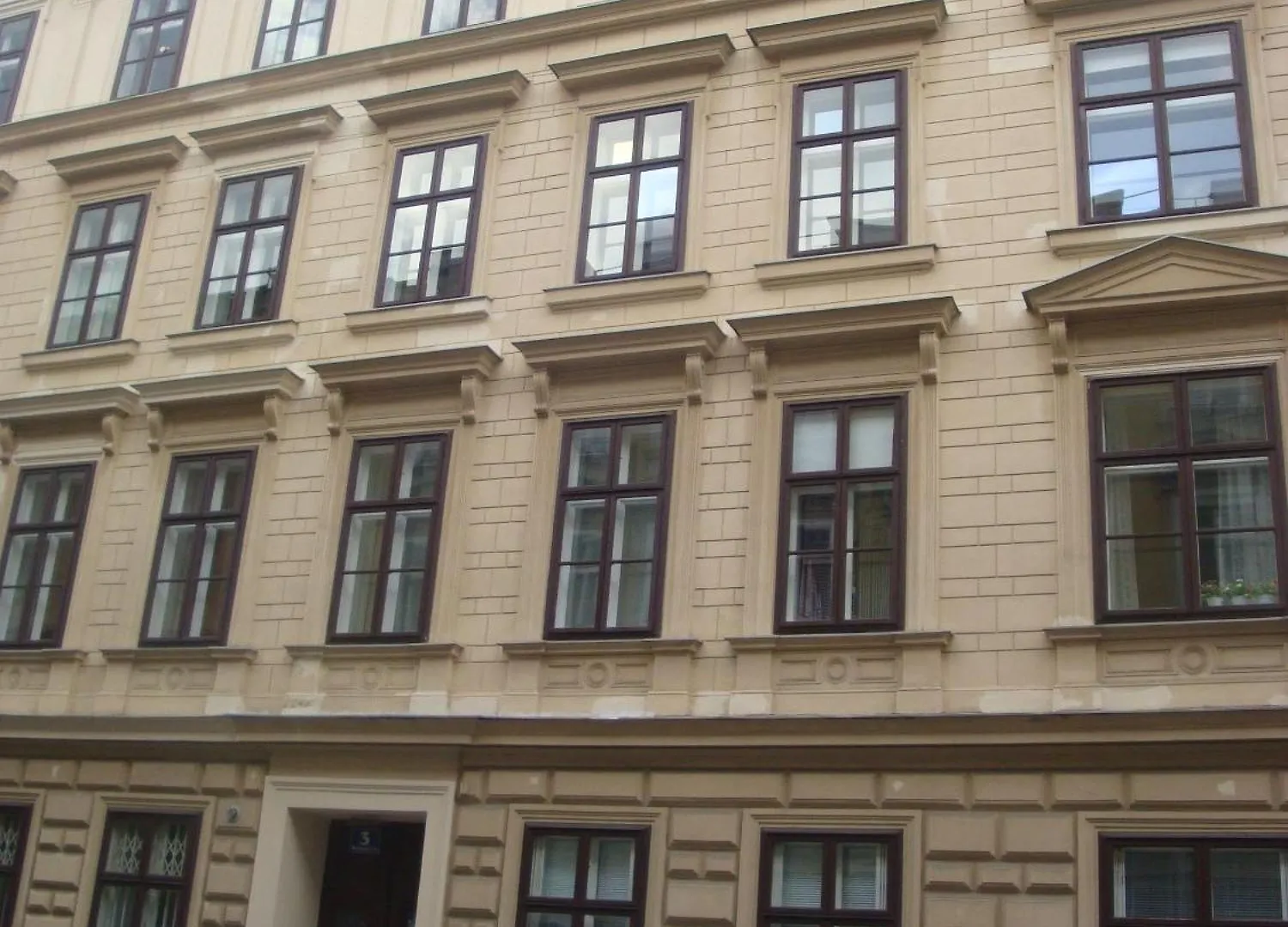 Klimatisiertes 3 Zimmer Appartement Mit Terrasse Vienna