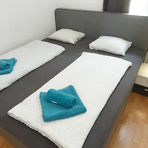In Near Schoenbrunn & Westbahnhof - Keyless Check-in Wien
