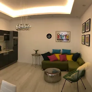 Modern City Apt, Next To Metro Apartamento